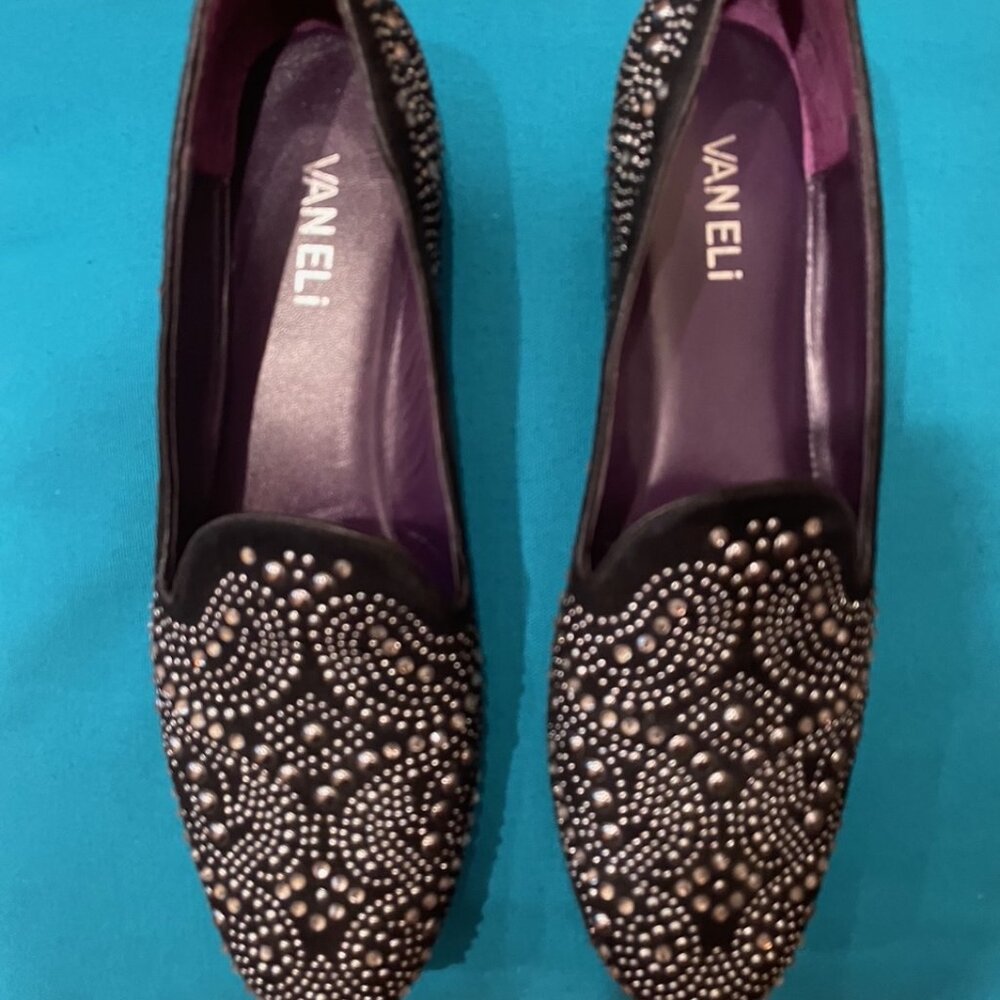 Silver beaded Vanelli black suede flats (size 9N)